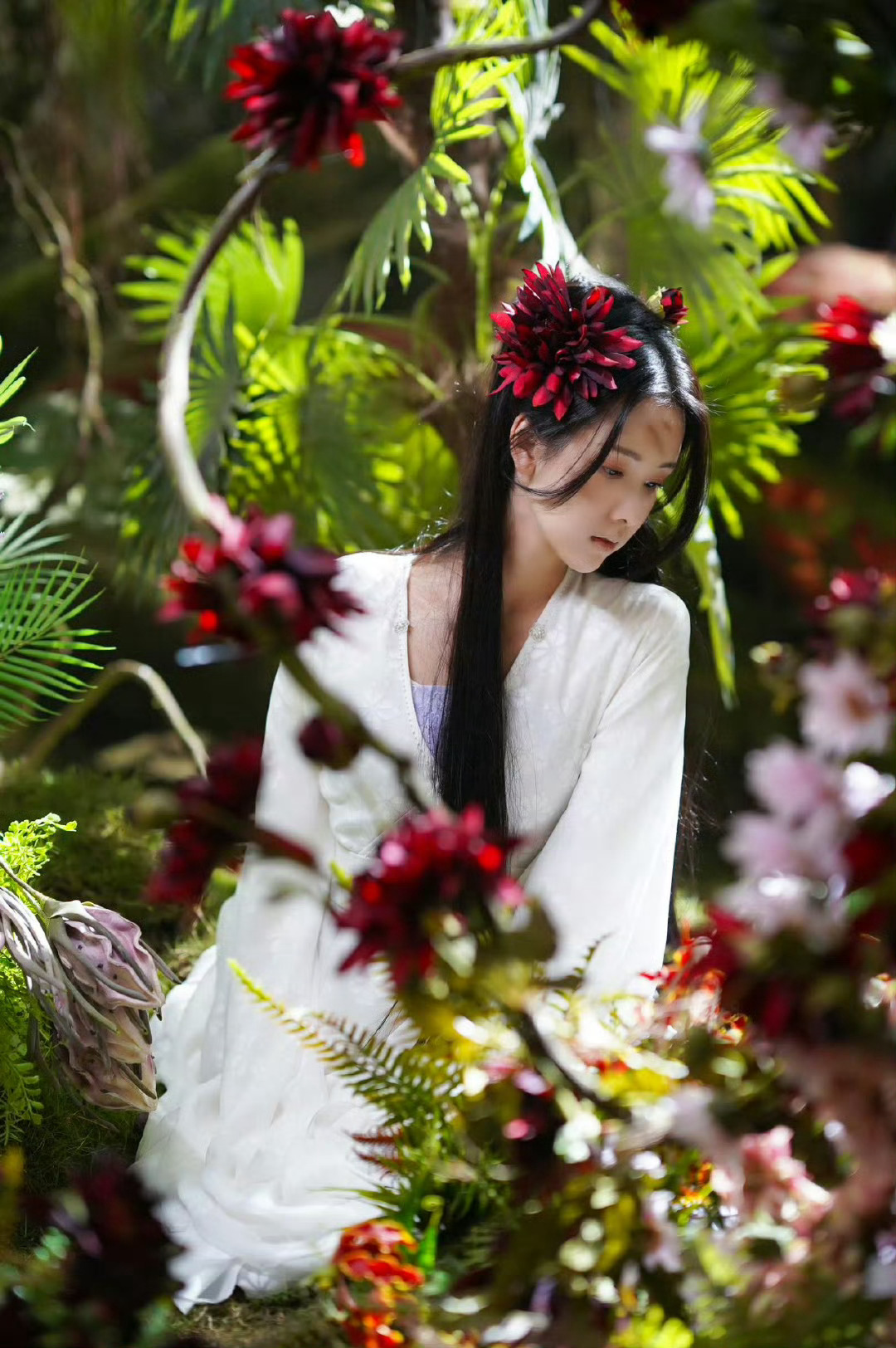 过去这么久了冰裳还是某些人心里的一根刺啊反正叶冰裳就是有很多很多人爱呀🥺，她真