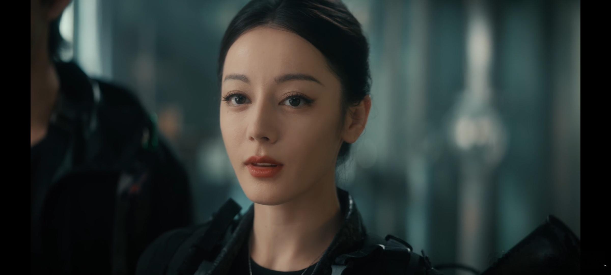 迪丽热巴眼技一帧一种决绝热巴眼睛里全是戏，从狠劲到悲凉，每一秒情绪都在翻涌 