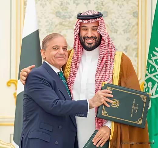 沙特的钱、中国的剑、巴基斯坦的胆，三样东西拼在一起，拼出了一个谁都没料到的中东话