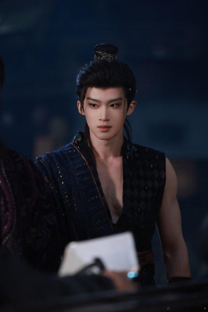 闫桉连发10条内容拆解角色闫桉角色分析ppt真的很吃闫桉这种真诚挂！不炒作不敷衍