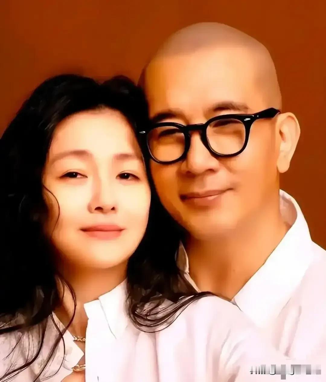 艾斯家的人和具家都是会算计的人，现在终于开始上演狗咬狗戏码了。真是痛快



除