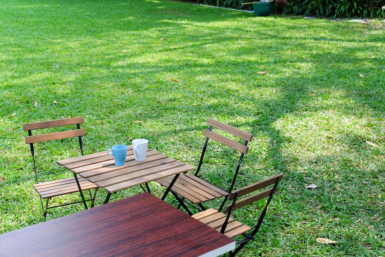 新年生活真是丰富多彩，各有各的模样。在山东，有孩子打开奶茶袋时那高兴的表情，可见