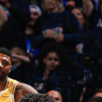 NBA  5月8日，NBA季后赛半决赛的争夺继续进行，在一组西部对决中，俄克拉荷