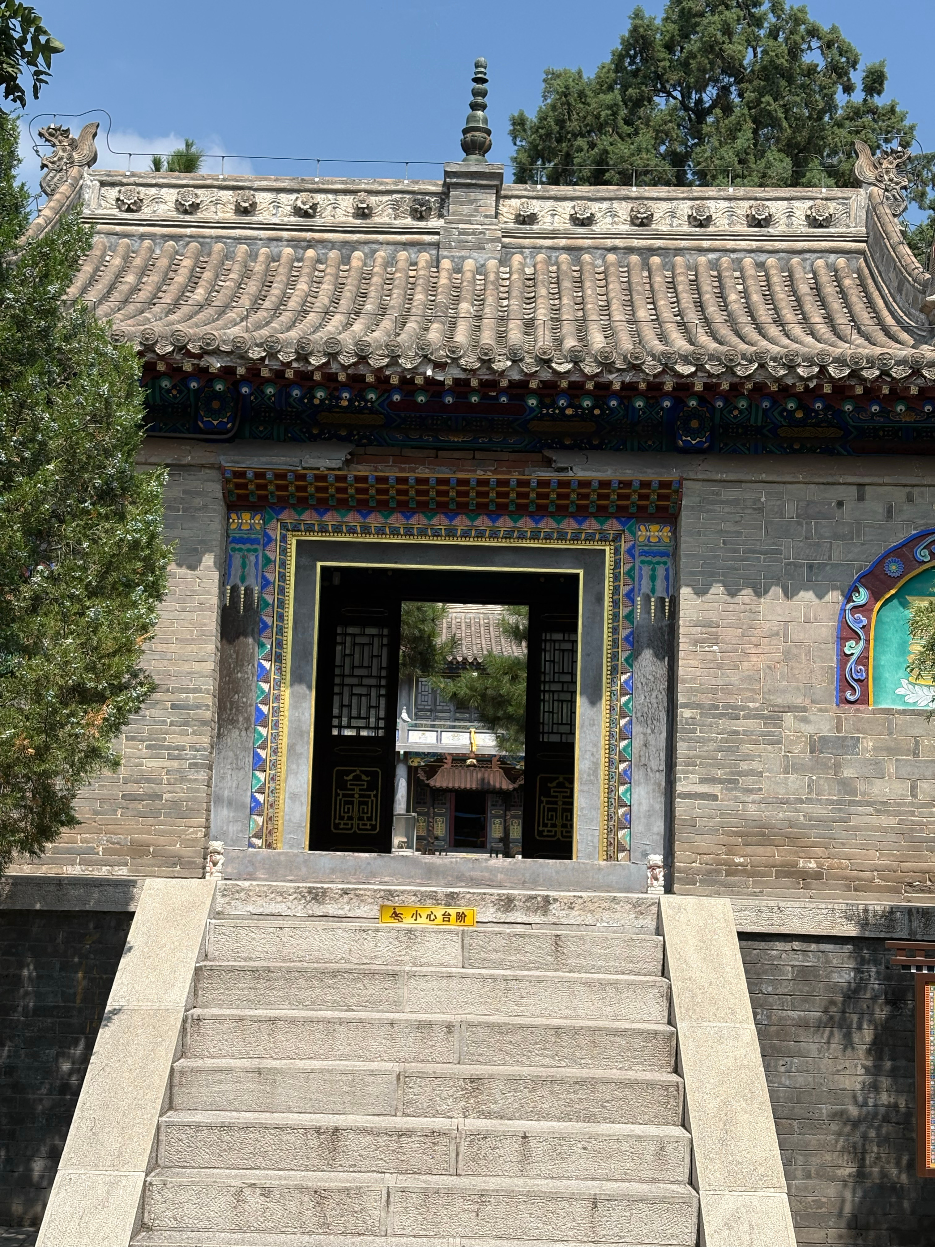 为大家祈福一下股票暴涨。 呼和浩特·乌素图召