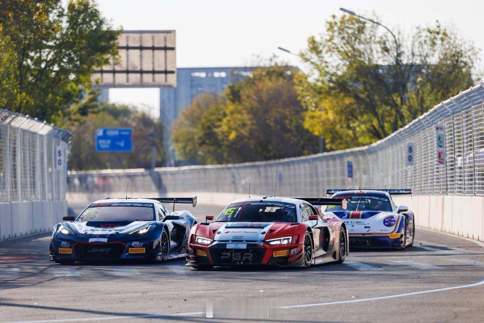 时隔10余年，北京终于又举办街道赛了，家门口的GT世界挑战赛  ​​​