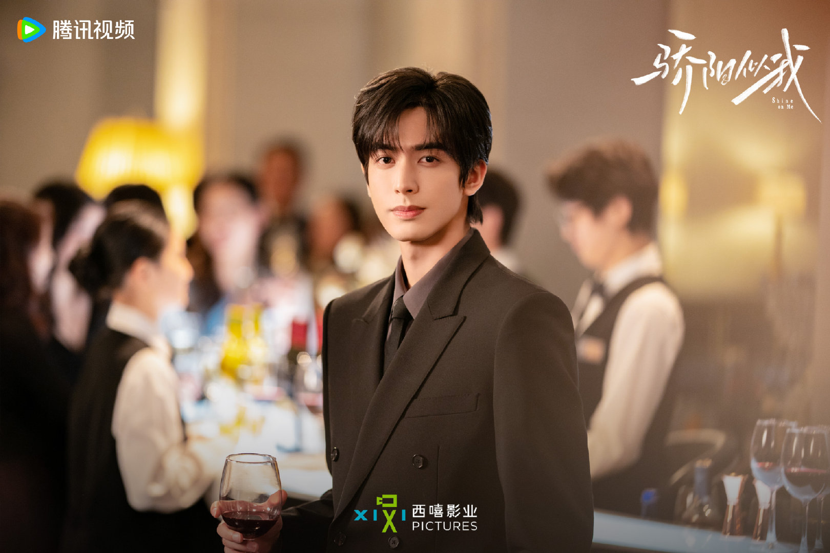 心有林曦今晚月色很美心有林曦江边大衣抱 心有林曦今晚月色很美，谁懂这个参加完婚宴