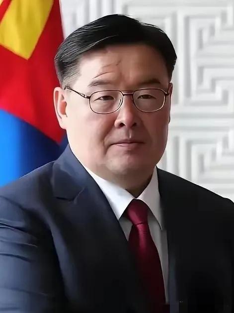 不能等，蒙古国总理赞丹沙塔尔辞职了，说白了就是蒙古国亲华派和亲西方派的斗争开始公