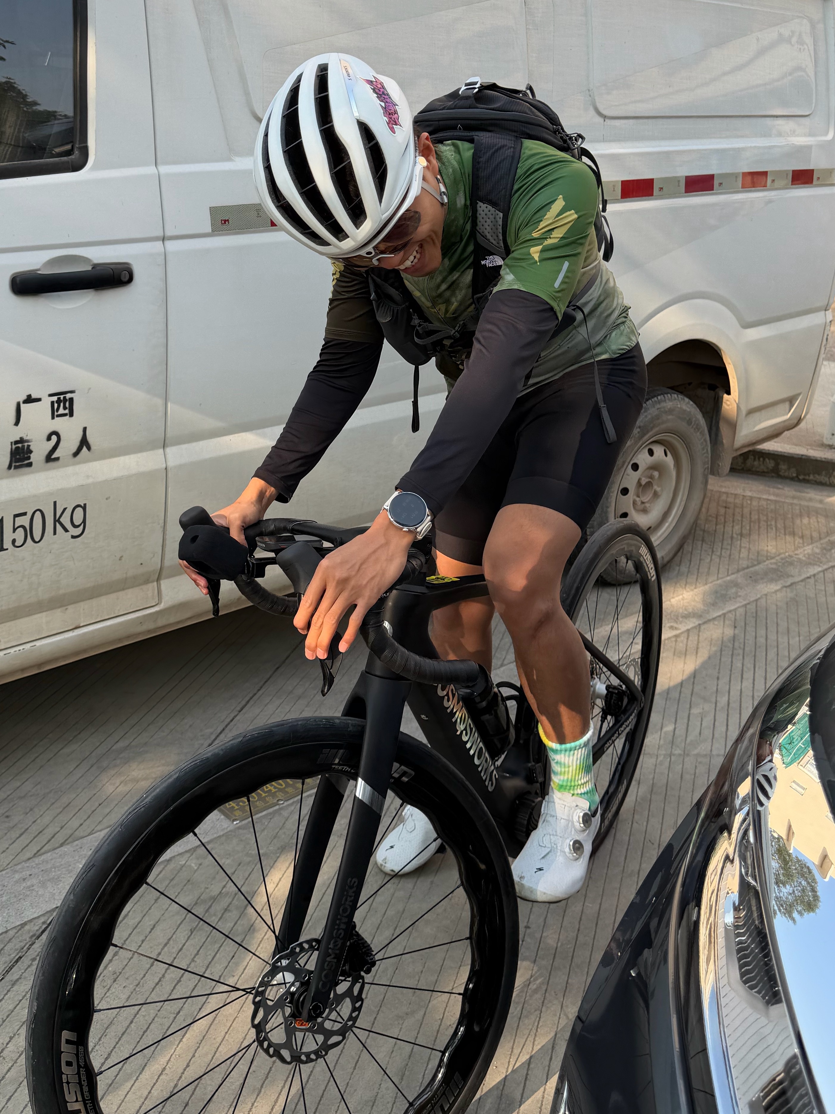 今天骑了台新车，说要拉爆我今天骑 80km，大家说输了惩罚什么好？ 