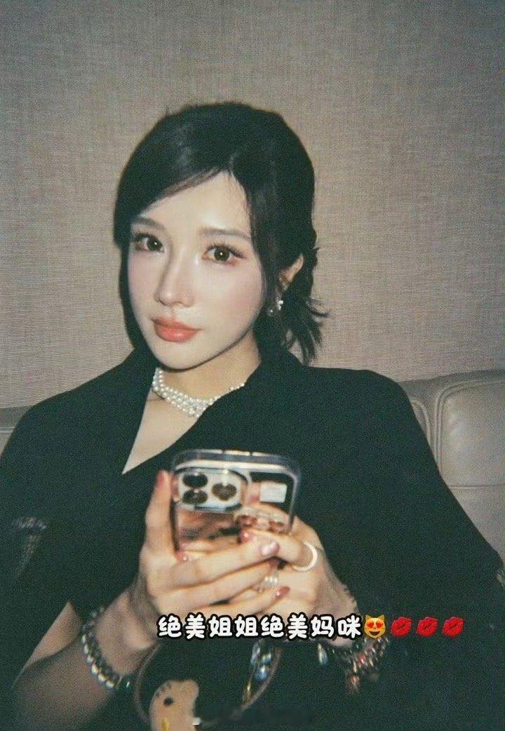 当我给我担一个胶片机 这大概是追星最美好的形态之一了：粉丝的心意被郑重接纳，并以