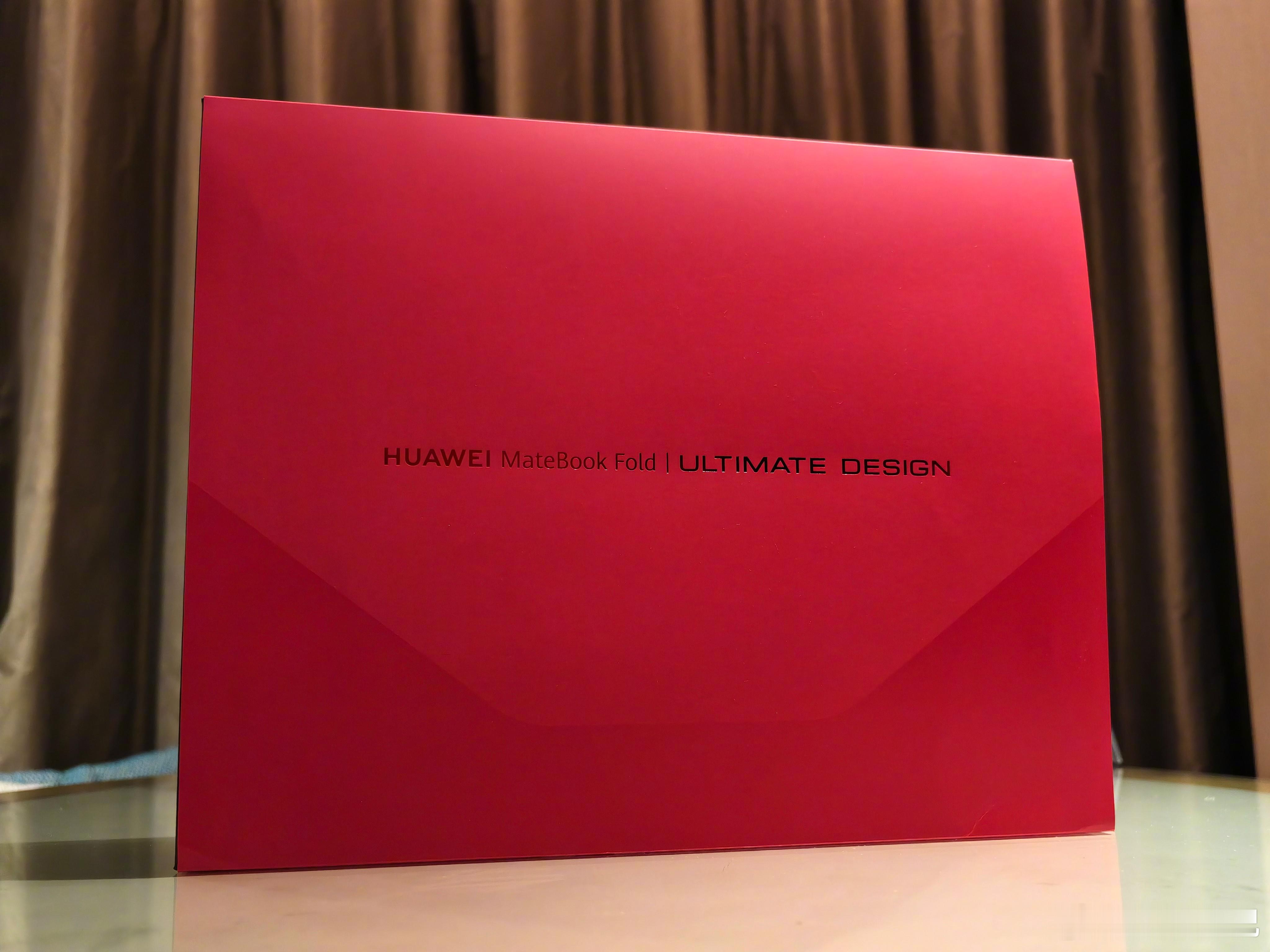 华为 MateBook Fold 非凡大师锻影黑上手实拍毫无疑问，华为在推出了一