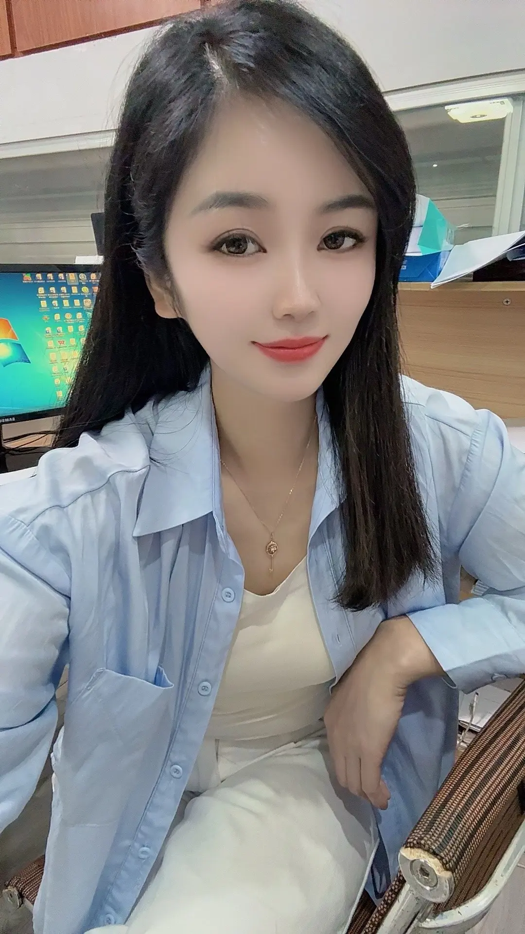 “是不是很多男人都这样，脾气杠杠的直，半点虚伪不能见，不撞南墙不回头...