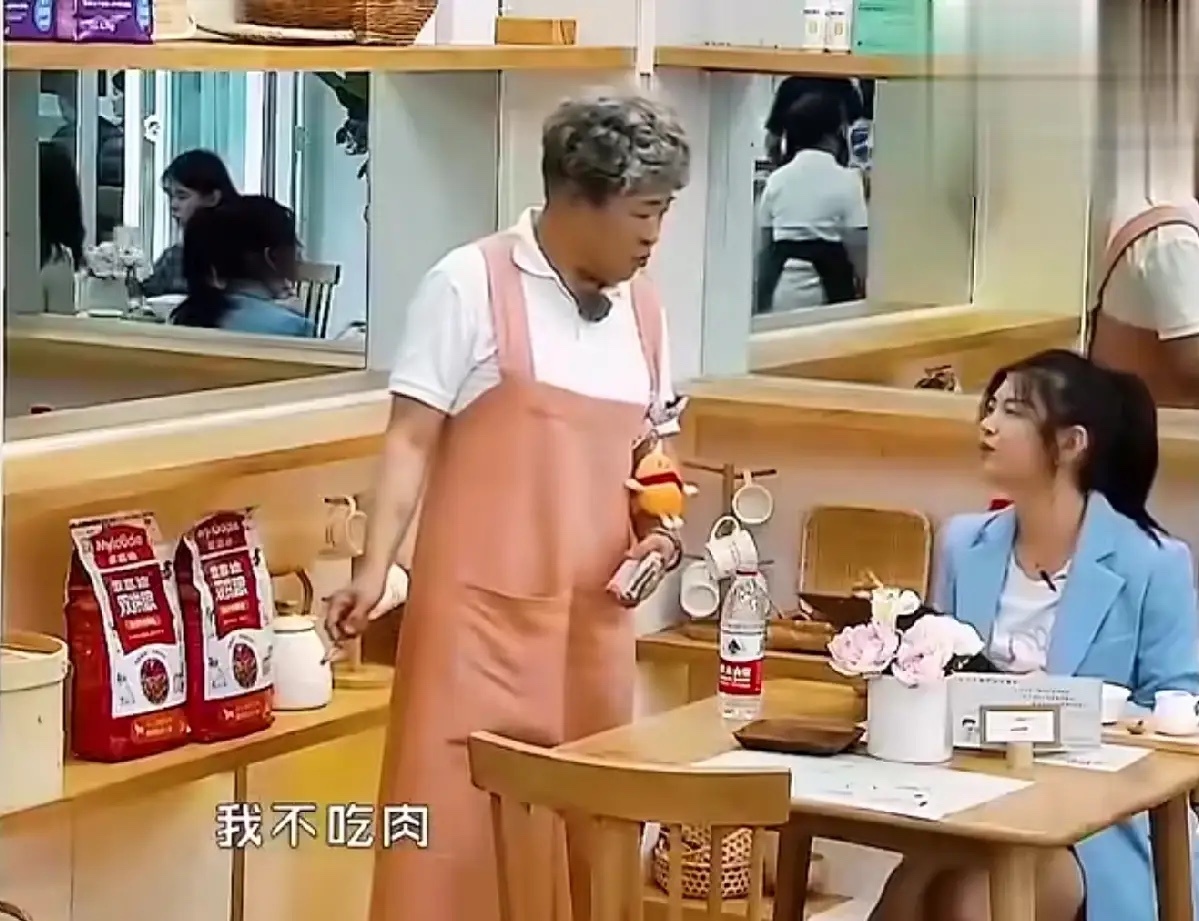 陈妍希的四不规矩简直太炸裂了，怪不得会和陈晓离婚。陈妍希有个四不吃的规矩。不吃肉