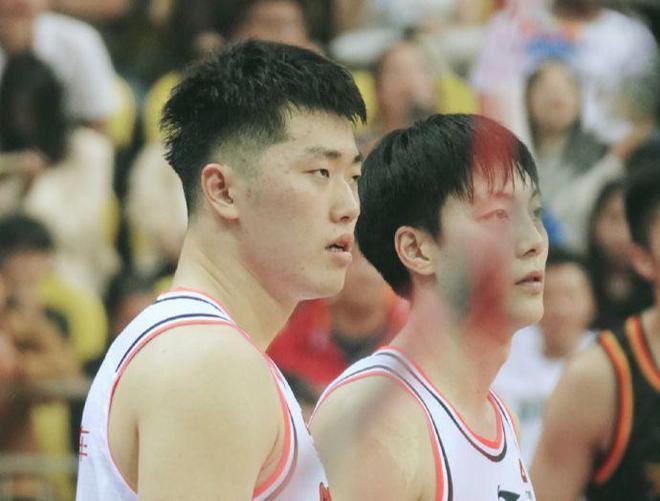 cba季后赛广东男篮vs广州男篮cba季后赛 本场比赛，胡明轩替补出战10分31