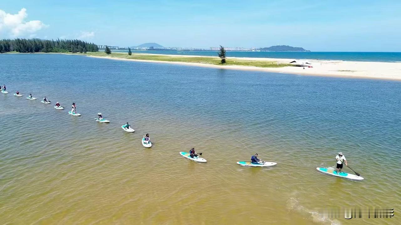 能否发一句对人生的经典感悟先把自己爱满，把溢出来再去爱别人，所以既然是溢出来的，