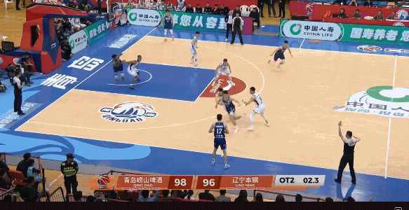青岛男篮双加时98：96战胜辽宁男篮，这样的比赛输了对于辽宁男篮来说士气打击还是