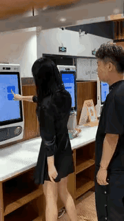 大家都是江湖中人[捂脸][捂脸][捂脸]