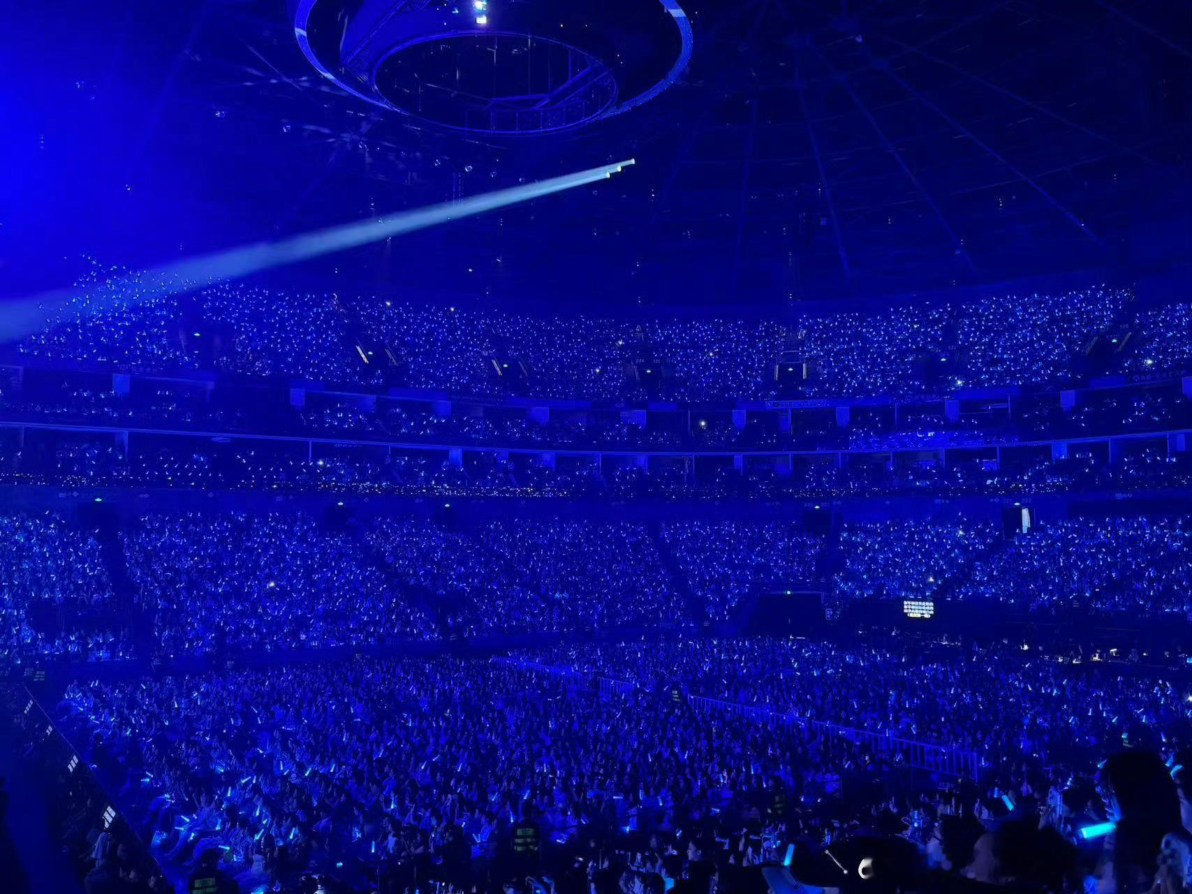 于适上海演唱会座无虚席于适适诗2026巡回演唱会 适诗上海站双场圆满开演，场馆各