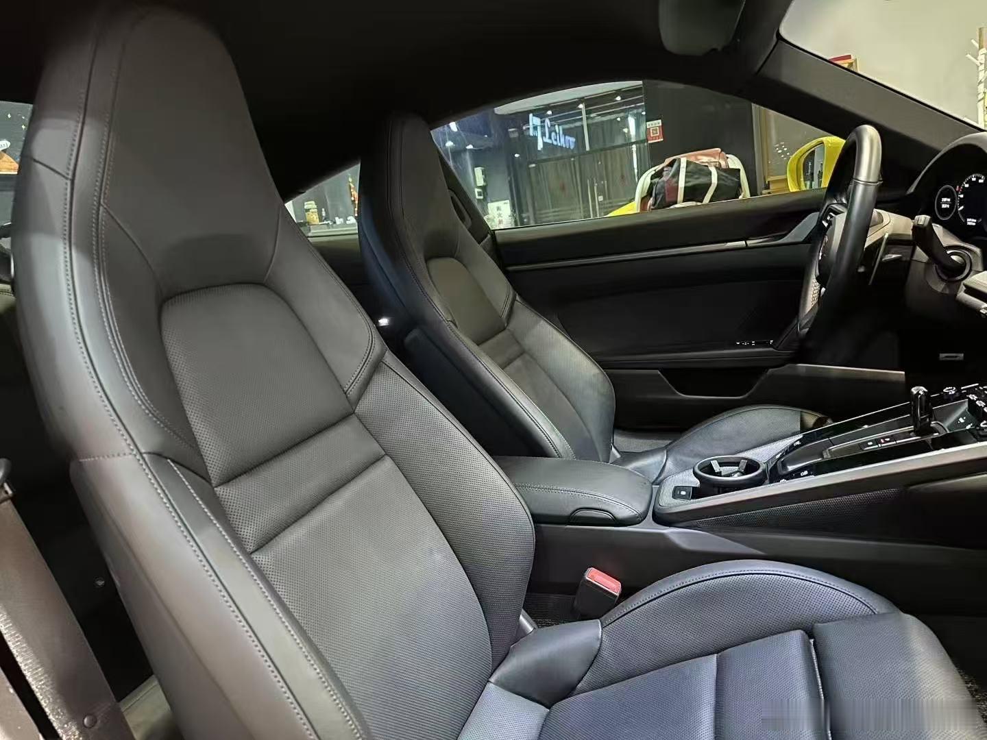 保时捷992S 求伯乐，20年上牌， 仅7000公里，原车龙胆蓝贴柠檬黄、 Bo