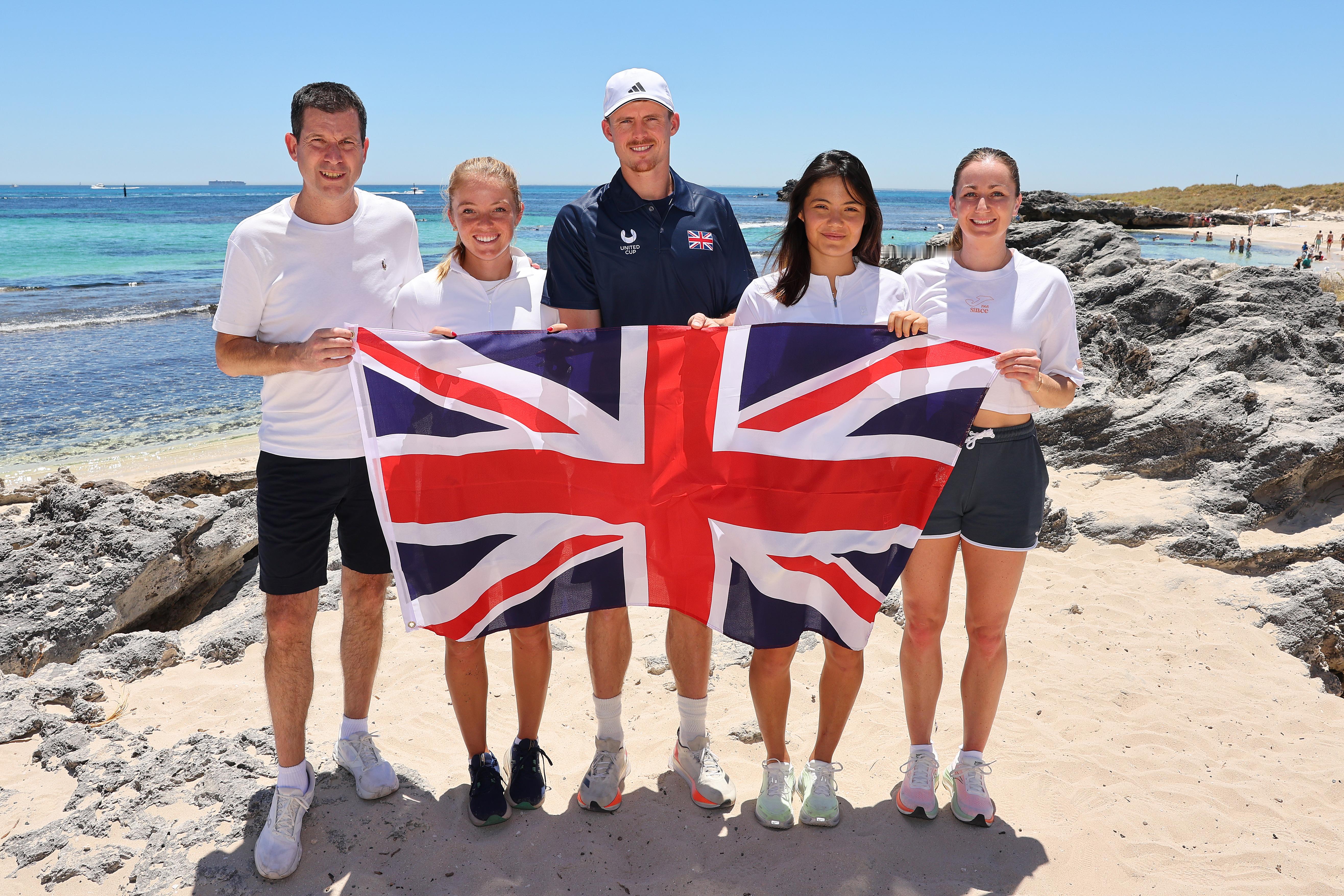 2026联合杯 对阵更新🎙拉杜卡努退出今天英国和日本的比赛，斯旺将出战女单对阵