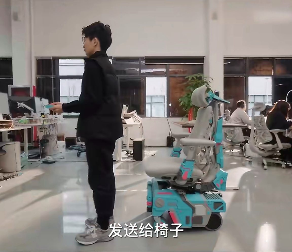 智能办公椅爆改取件机器人把办公椅改成跑腿机器人？椅子能一键跟随，还能听你指挥去取