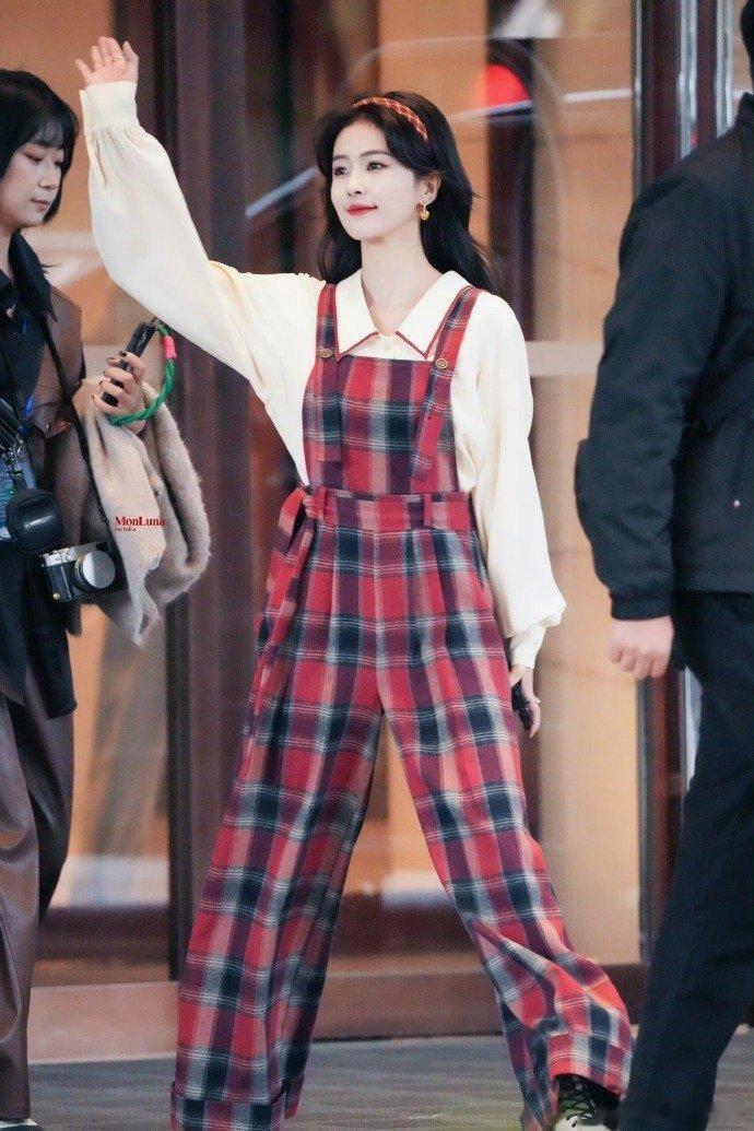 #白鹿卢昱晓奔跑吧路透##白鹿卢昱晓奔跑吧特别季路透#  白鹿卢昱晓奔跑吧特别季