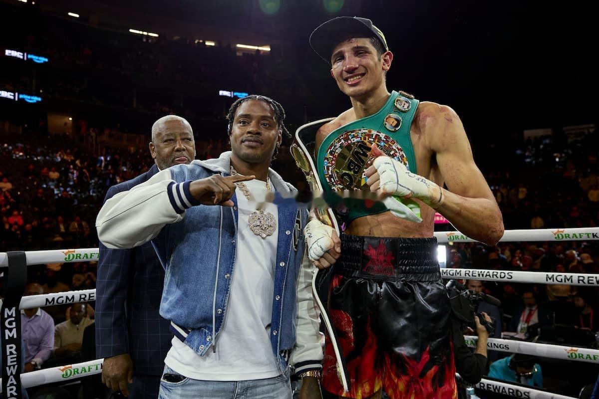 #拳坛速递#  在特伦斯-克劳福德（Terence Crawford）和福多拉达