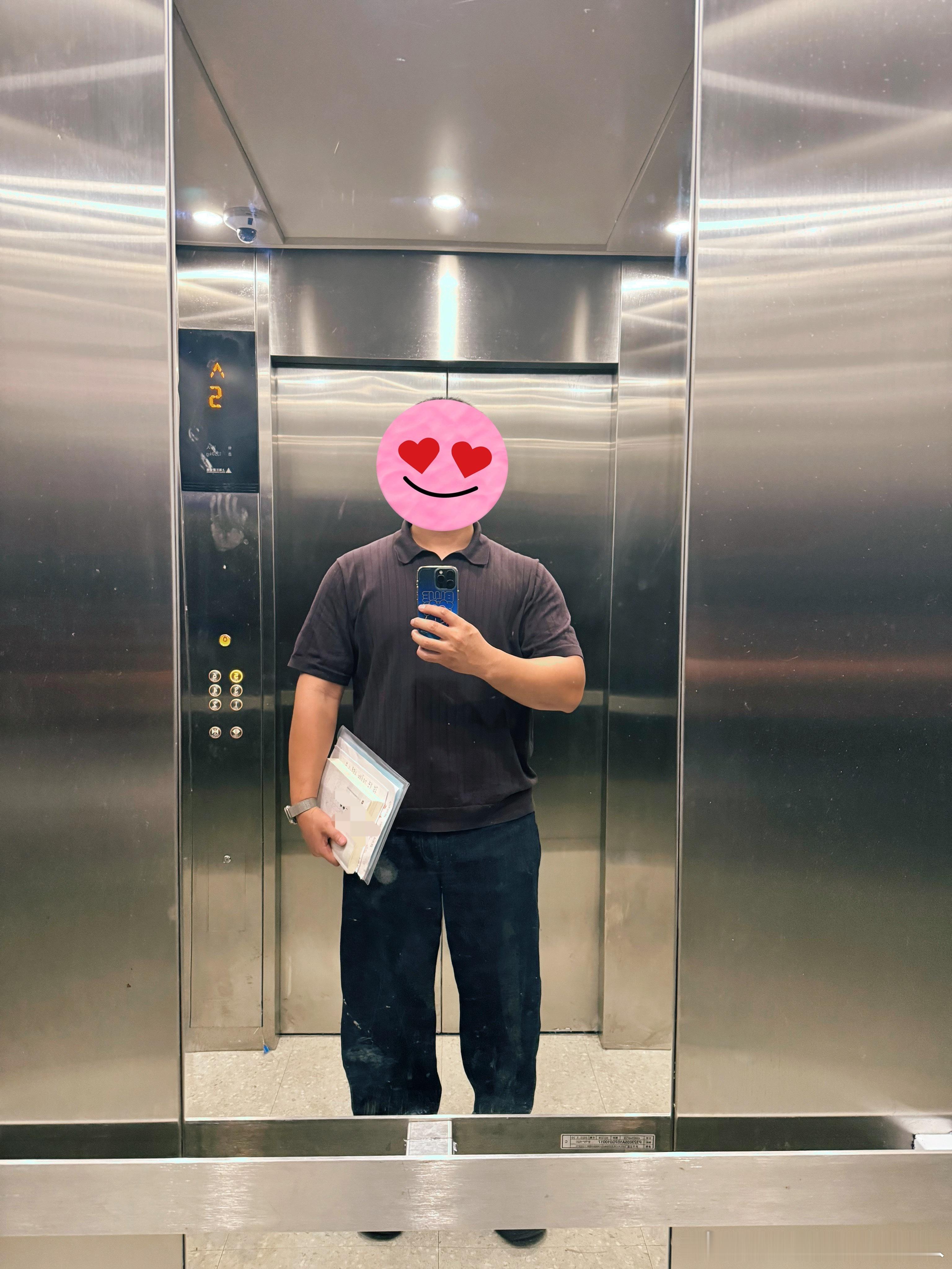今天是周一，哦莫，明天依旧是周一。[泪奔] ​​​