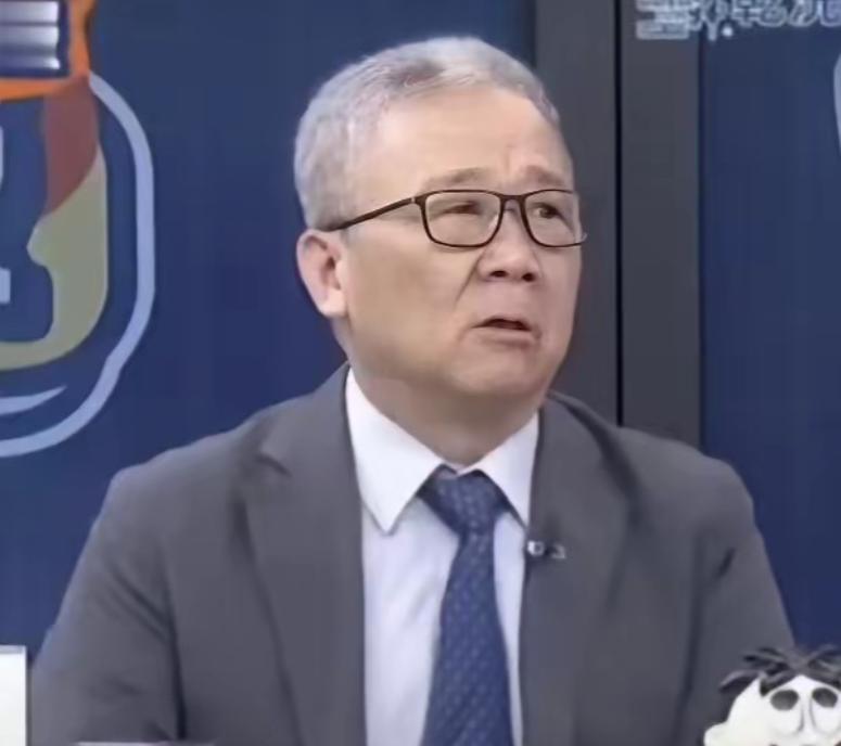 6月8日，台湾退役少将栗正杰说：如果让我在亲美和亲中之间选一个，我一定会选亲中。