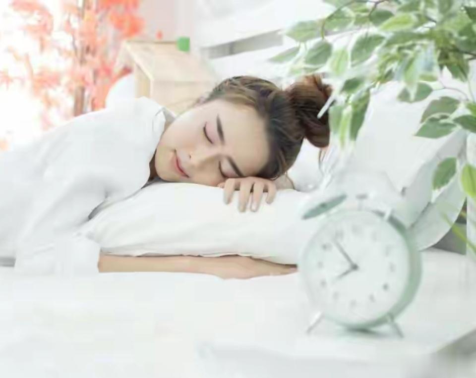 产后吃什么补品　　1、红糖　　营养特点:含铁量高,给产妇补血。营养作用:含多种微