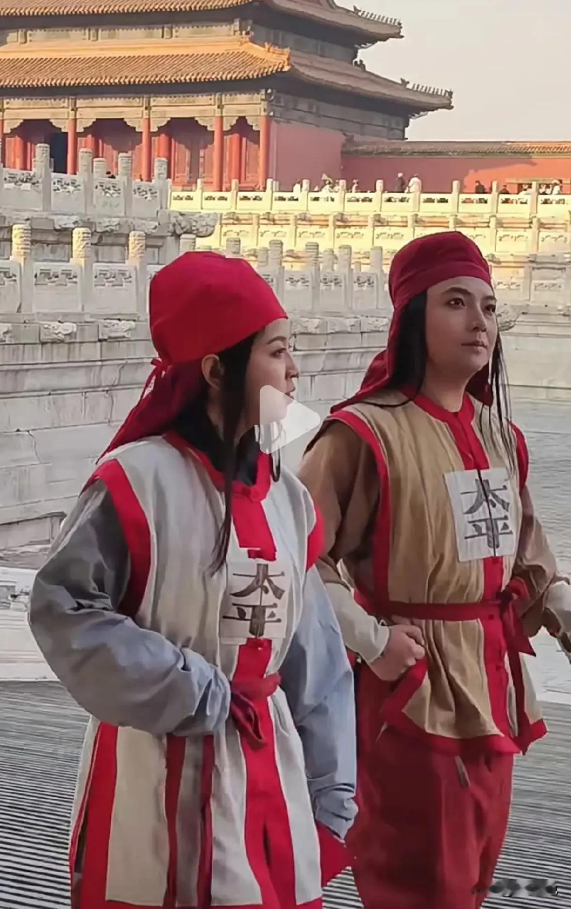 太平天国起义是一场伟大革命，它在人民英雄纪念碑占有一席之地就说明了问题。
在我们