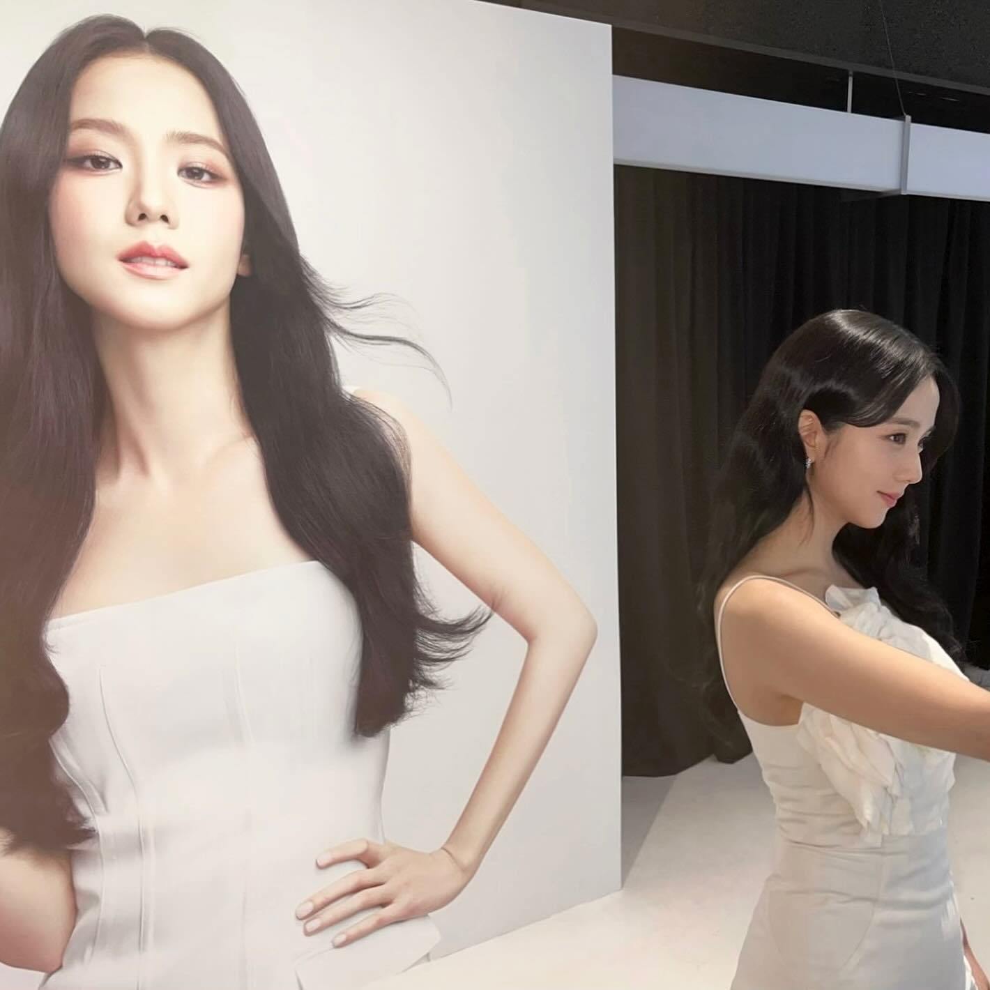 Jisoo ins更新🤍 ​​​