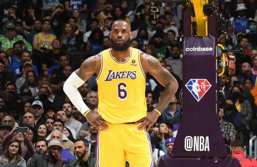 职业生涯场次超过1500场的六大球星。
1500场，什么概念？每赛季75场，需要