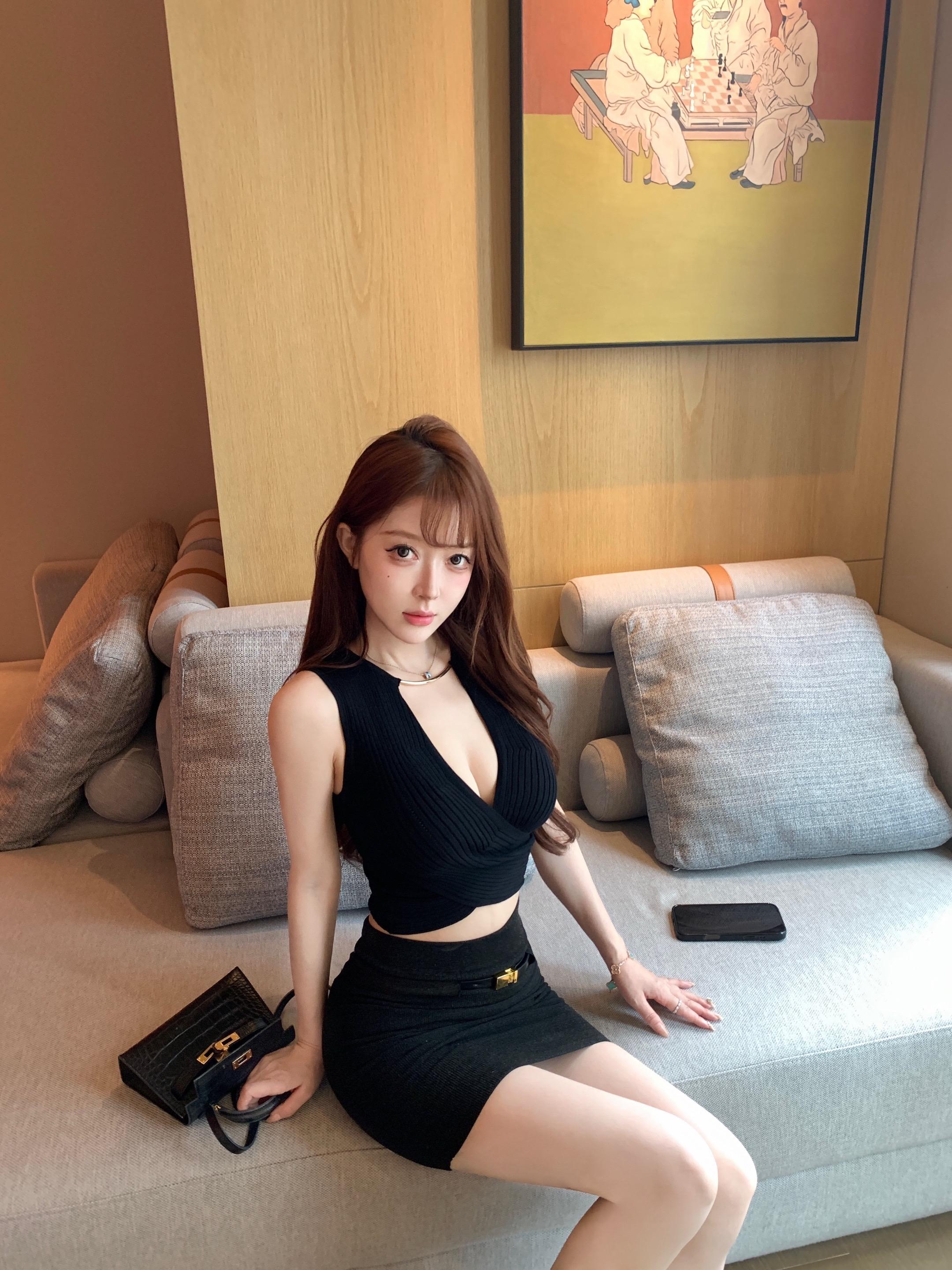 想当笨蛋美女 成功了一半 是个笨蛋。
