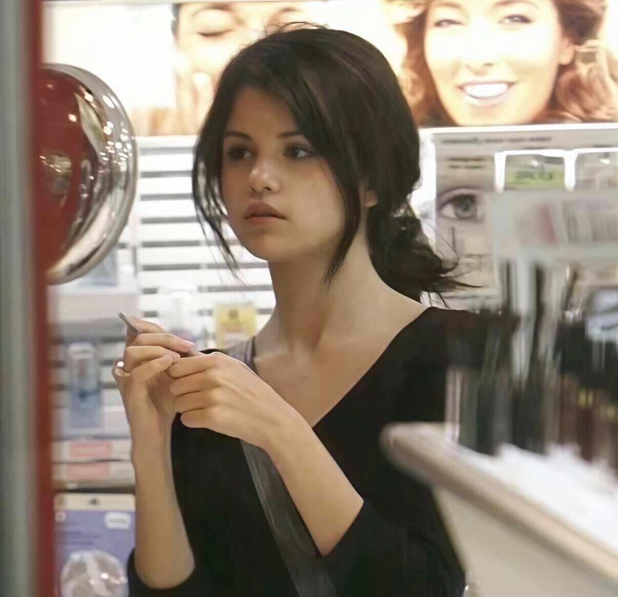 赛琳娜
赛琳娜 欧美 傻脸哪 古早