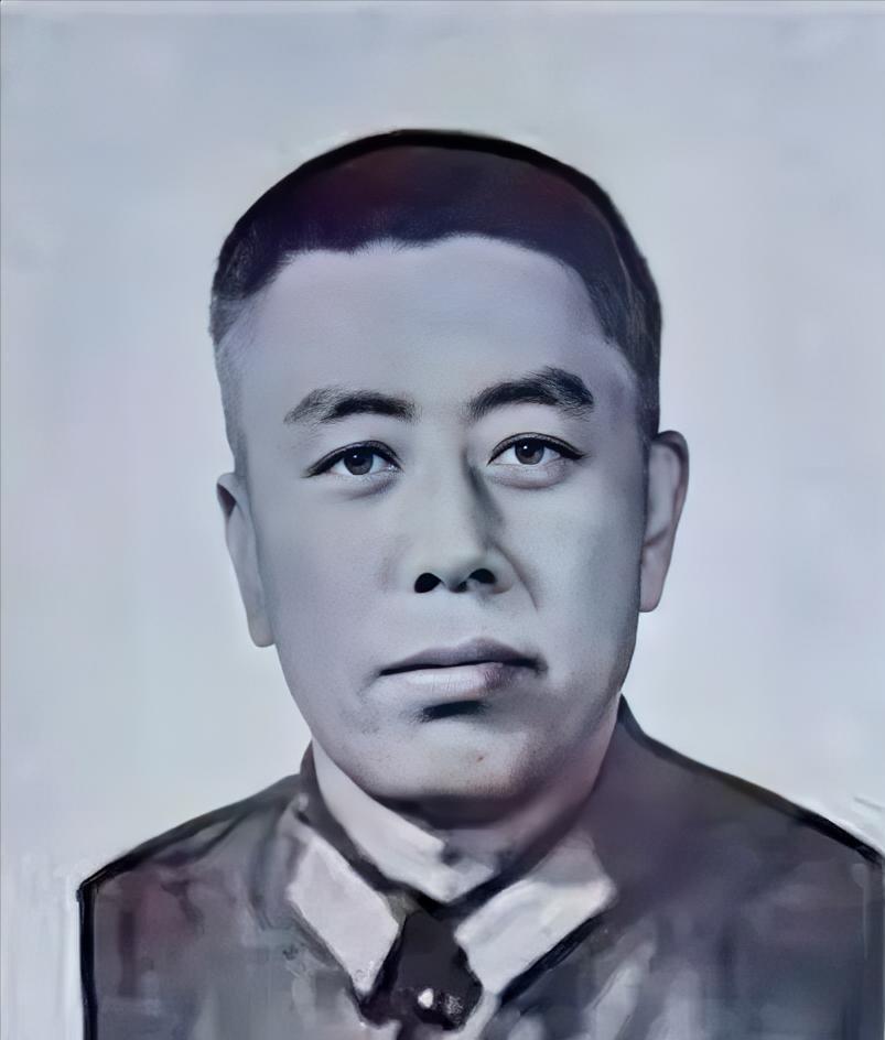 [微风]1979年，副师长赵连玉从越南战场返回祖国的途中，不幸被狙杀，搜查后，竟