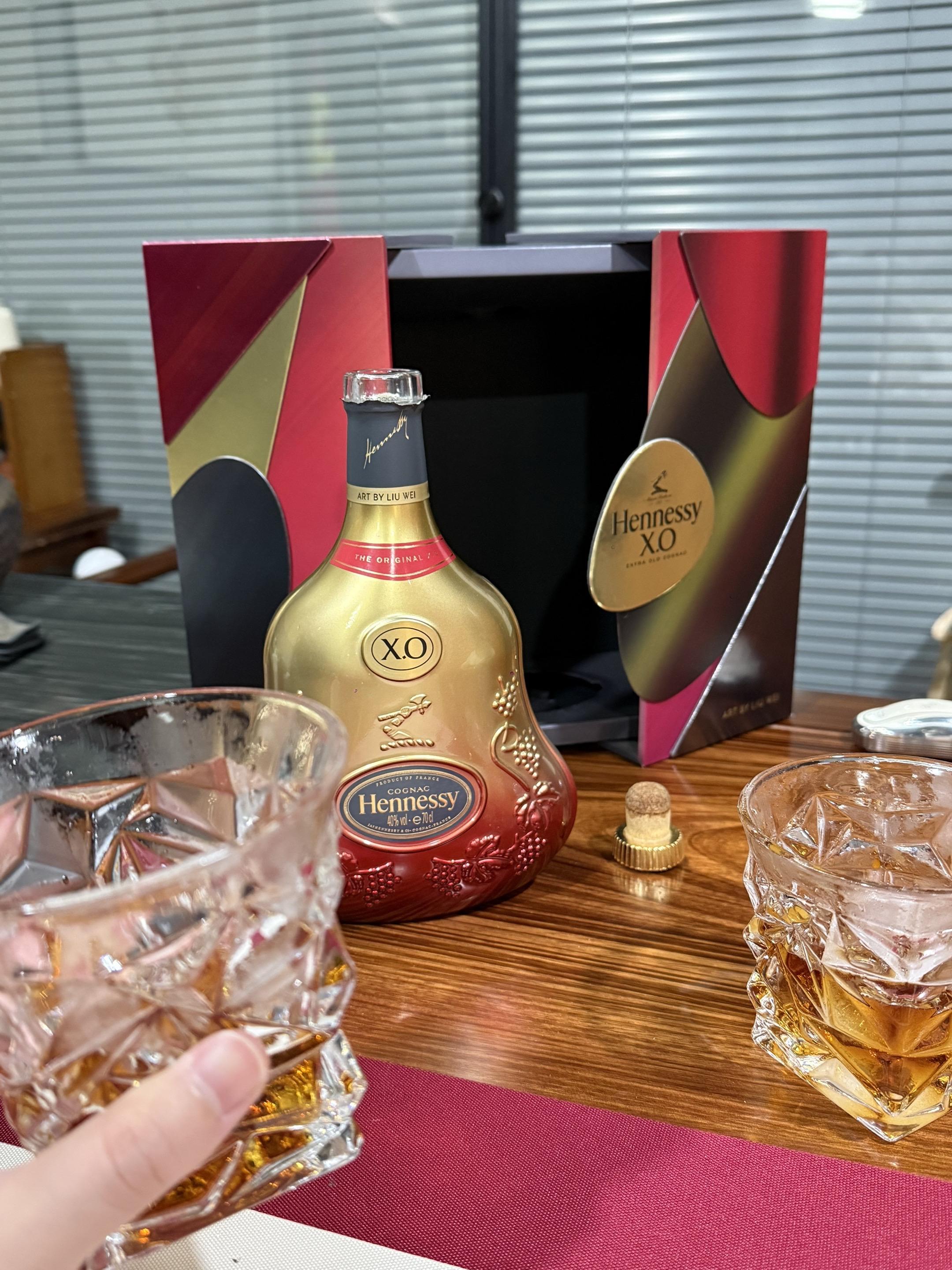 世事从来不由人算 计划赶不上变化 人心赶不上时局 昨天还笃定的结局 今...