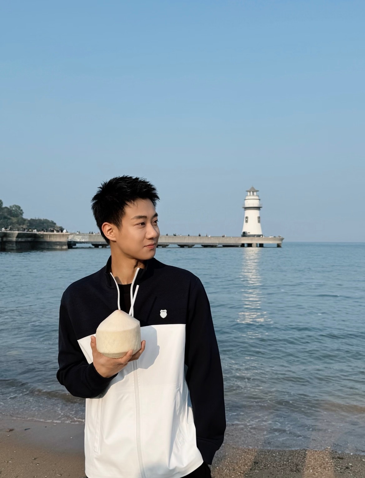 吴柏松怎么跑来追耿耿了这两妥妥的高智感！没想到还蛮搭的诶 很有cp感！谭松韵怎么