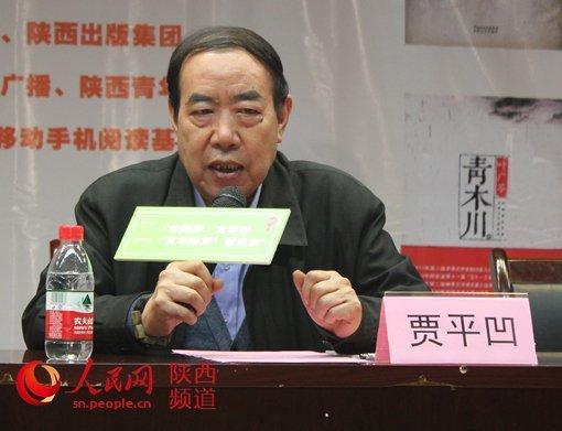 贾平凹的身边肯定是有高人指点！全程沉默这步棋，实在是太精明了！从三月份贾浅浅论文