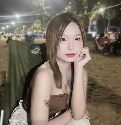 受害者只是一名年仅 17 岁的泰国少女，却被 46 岁澳大利亚男子西蒙残忍杀害，