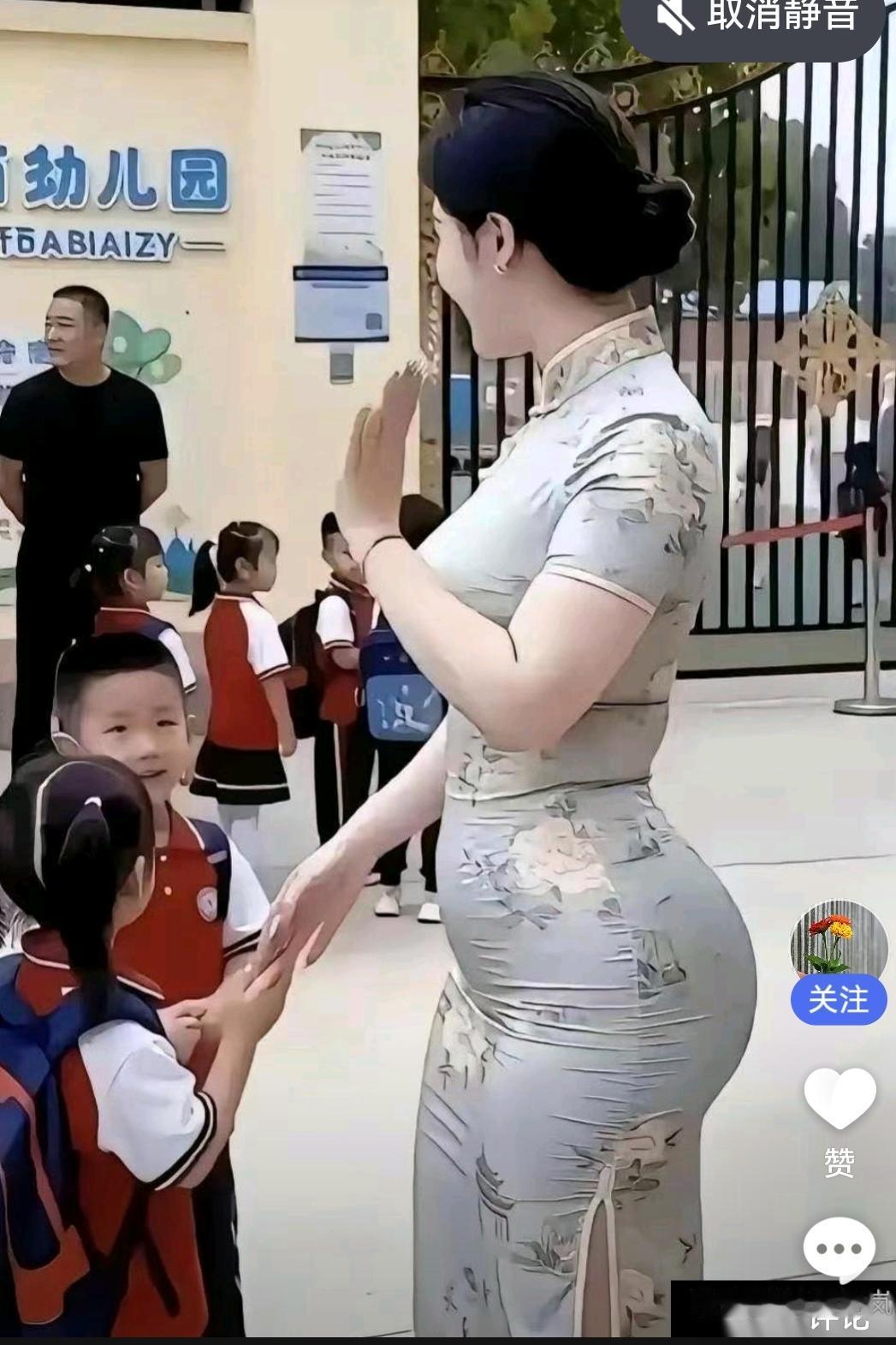 太少见！幼儿园门口大多是爸爸接娃
 
你们发现没，这家幼儿园的门口，来接送孩子的