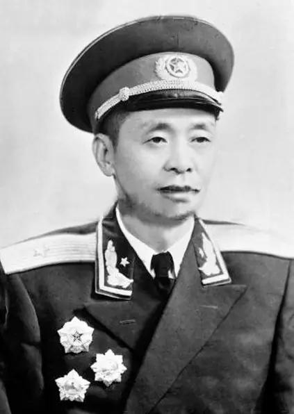 1957年，开国少将甘祖昌请求总政：“我脑袋有伤，不适合当官，想回老家，去当农民