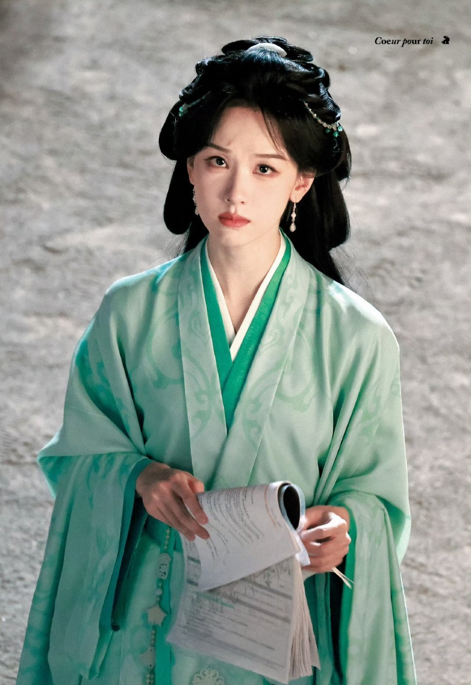 陈都灵《翘楚》碧玉色新衣服，好漂亮的嘟嘟 ​​​