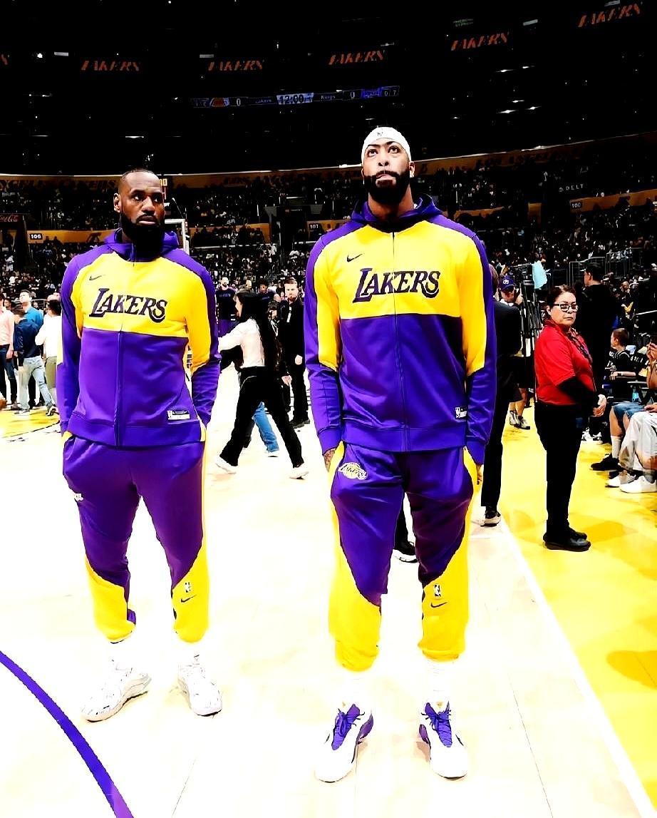 29.6分也坐冷板凳
 
华子刷出生涯新高，球迷票却比文班少30万，规则直接把他