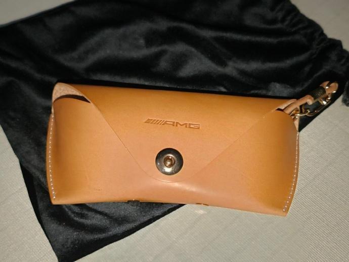 30天模型连送挑战 第224期今天【抽奖】送出的是：AMG 眼镜收纳包评论区聊聊