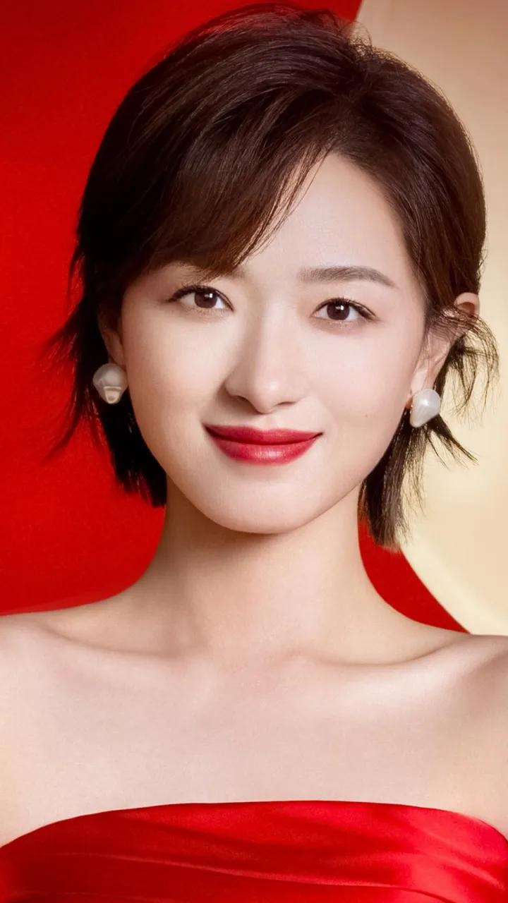 刚拿影后就演短剧，万茜“自毁前途”？

万茜6月21日金爵奖封后，激动落泪告白电