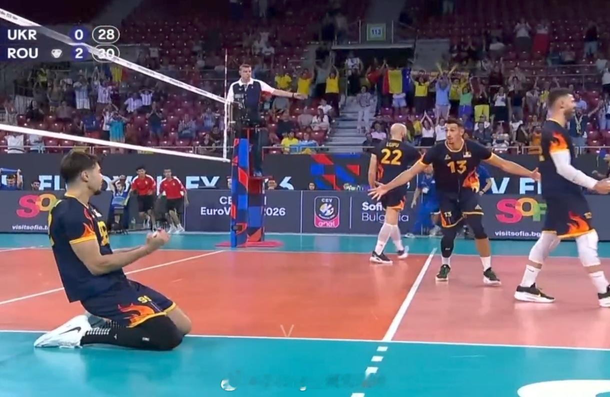 【在欧洲参加VNL的队伍真不算什么】刚刚，🇷🇴罗马尼亚以 3-0 战胜🇺?