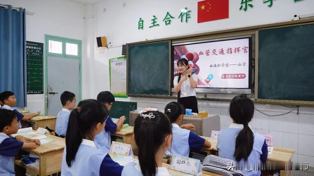 湘阴名师丨以爱育桃李 以趣启新知——记湘阴左宗棠学校教师黄帅
      十四载