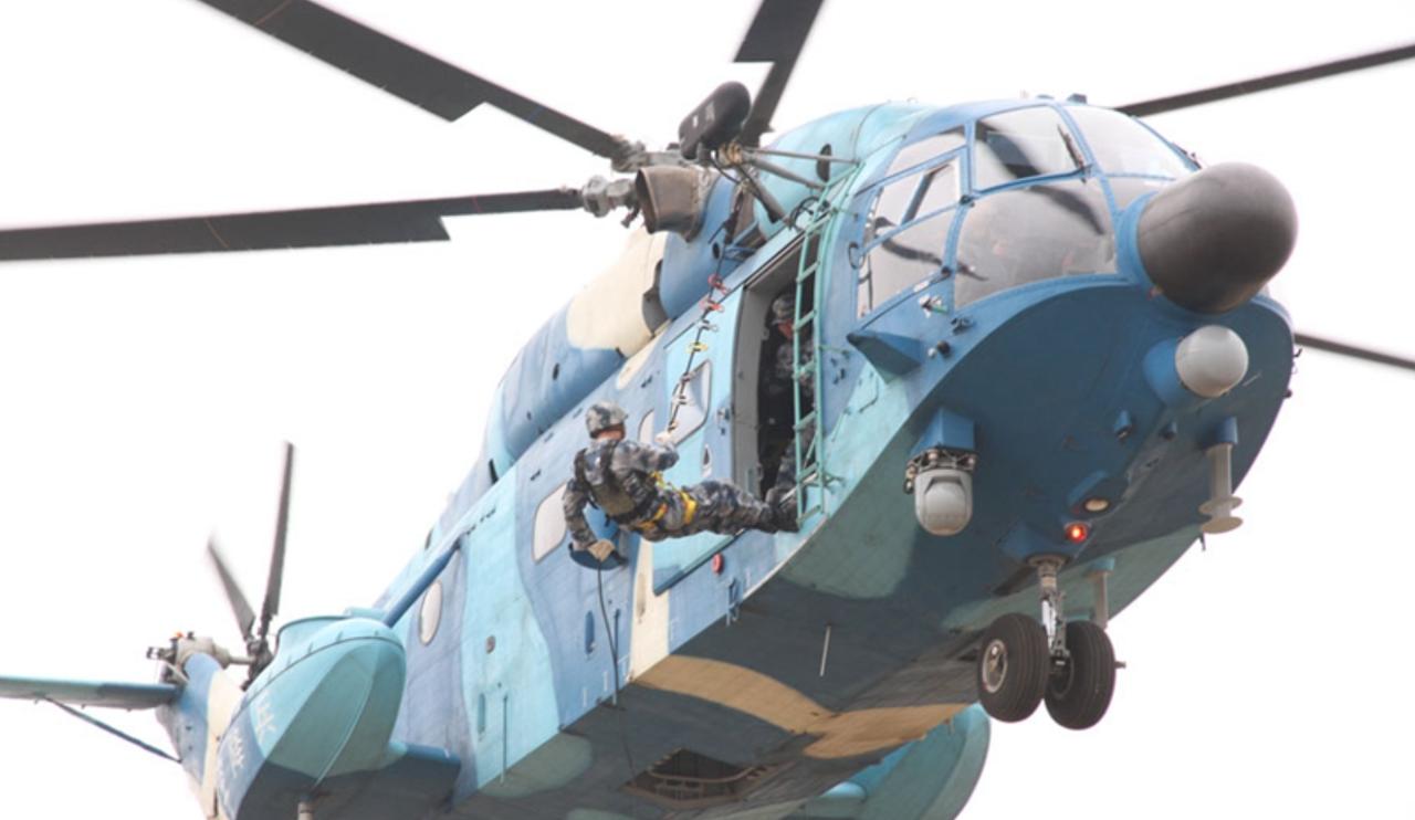 中白空降兵第四次神鹰联训落地湖北，聚焦城镇反恐。8月7日国防部发布消息，8月中下