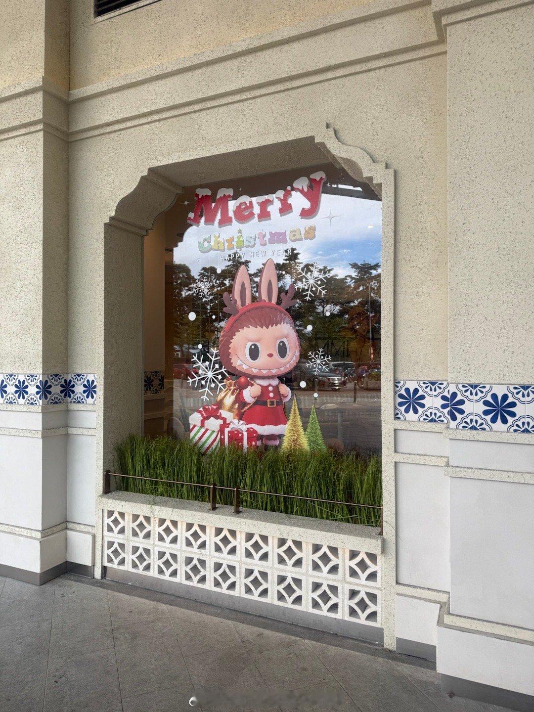 这家店这样用拉布布算不算侵权？还是有合作？ 