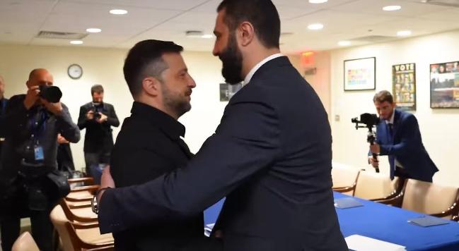 俄罗斯可能要迎来强援，对方可能会派兵！

当地时间24日，泽连斯基和叙利亚临时政